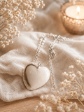 Collier souvenir grand pendentif cœur nacré en résine UV avec chaîne argentée réglable