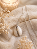 Collier souvenir pendentif goutte en résine UV avec chaîne argentée en acier inoxydable