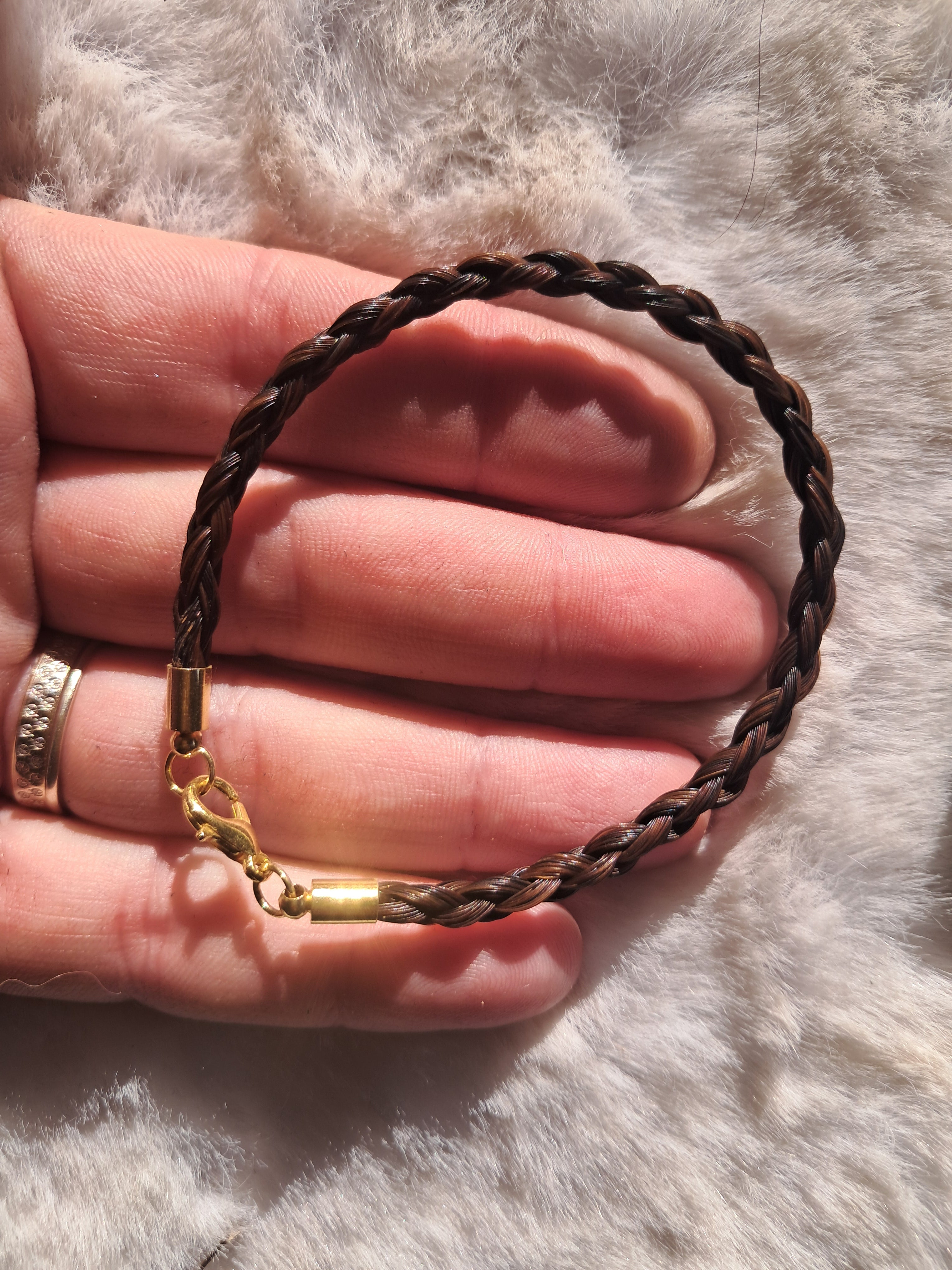 « LA TRESSE RONDE » – Bracelet en crins de cheval